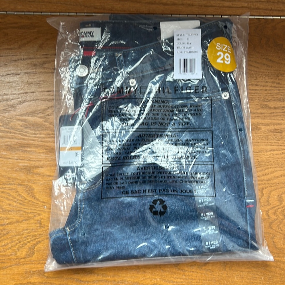 NWT Tommy Hilfiger Skinny Mid Rise Ankle Jeans